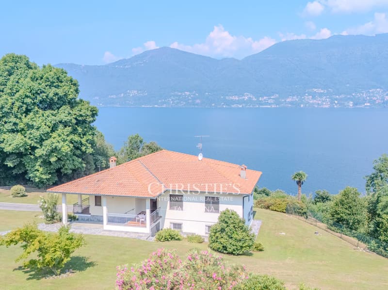 Villa exclusive avec piscine et vue panoramique unique sur le Lago Maggiore (5)