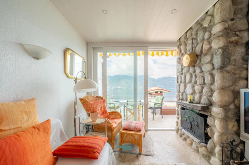 Appartement au bord du lac avec terrasse ensoleillée et vue magnifique sur le lac (5)