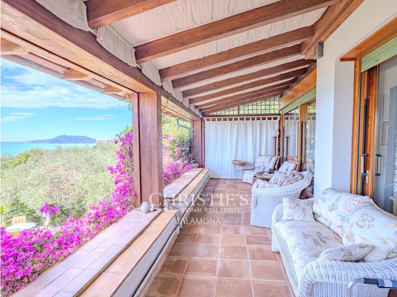 Exclusive detached villa with pool and breathtaking sea view in Lerici, Gulf of Poets (9)