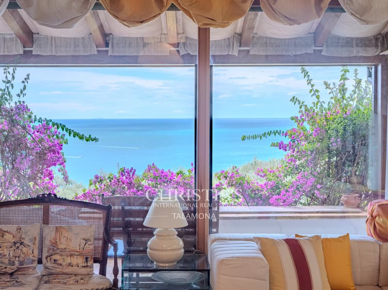 Exclusive detached villa with pool and breathtaking sea view in Lerici, Gulf of Poets (7)