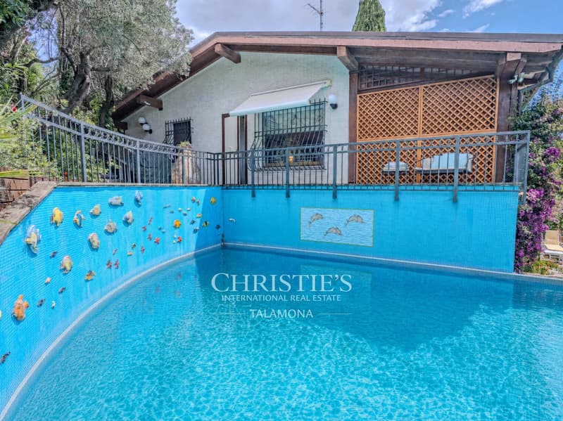 Exclusive detached villa with pool and breathtaking sea view in Lerici, Gulf of Poets (5)