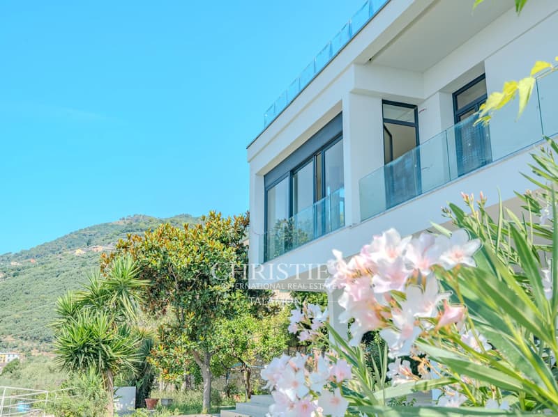 Exclusive modern minimalist villa with park and sea view (6)