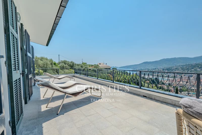 Exclusive villa in Rapallo with pool and sea view (4)