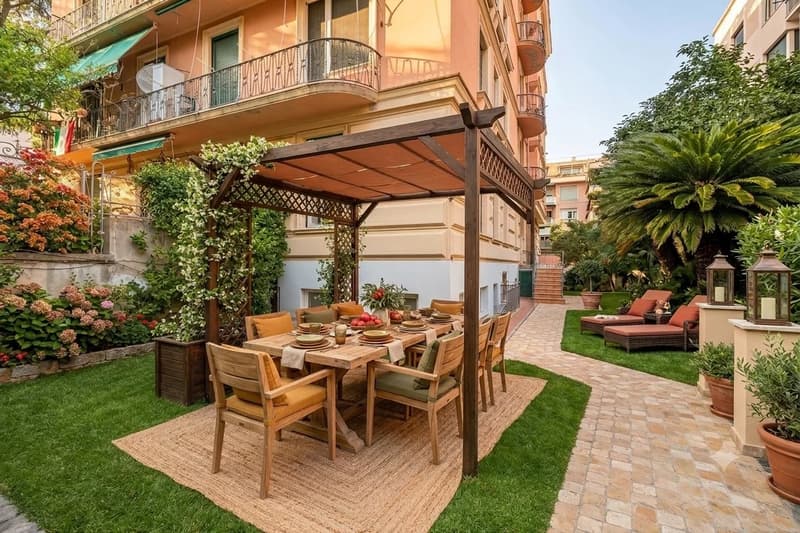 Genova Albaro: elegant apartment with private garden and terrace (2)