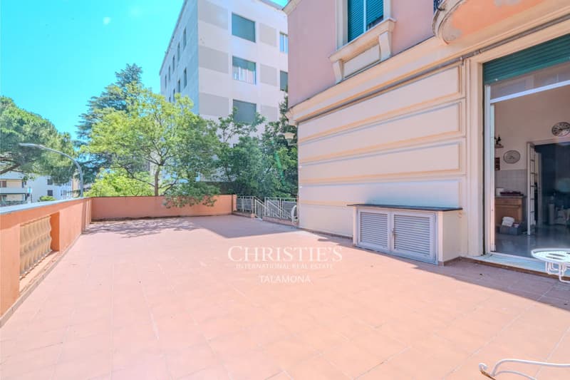 Genova Albaro: elegant apartment with private garden and terrace (4)