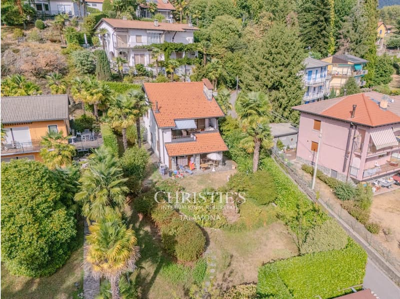 VILLA MIT SEEBLICK UND GROSSEM GARTEN (1)