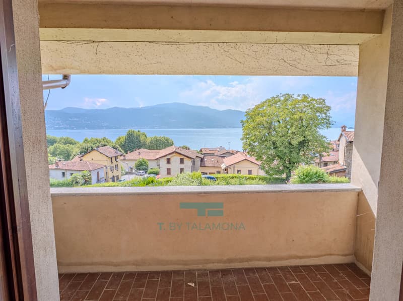 Dreizimmerwohnung mit Panoramablick auf den Lago Maggiore in Cerro di Laveno Mombello (10)