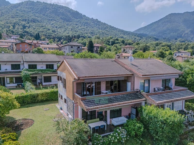 Panoramawohnung in einem Vierfamilienhaus ? Porto Valtravaglia, Ortsteil Musadino (1)