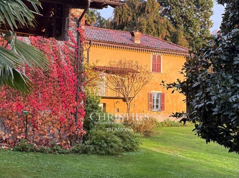 Casa Vallate, Landgut mit Weinberg und Park am Lago Maggiore, Castelveccana (1)