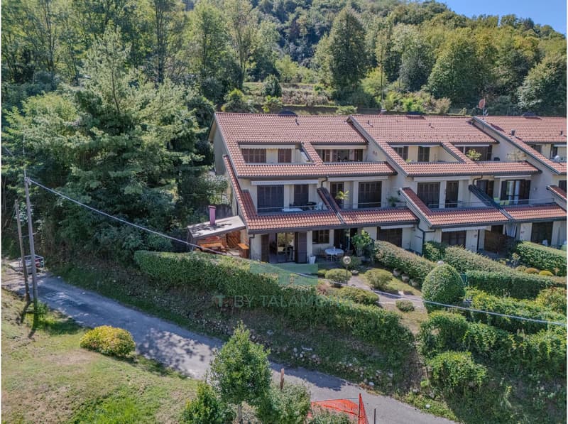 Wohnung mit privatem Garten und Wohnanlage mit Schwimmbad in Brezzo di Bedero (3)