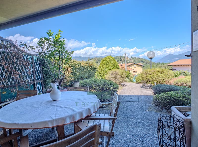 Wohnung mit privatem Garten und Wohnanlage mit Schwimmbad in Brezzo di Bedero (5)