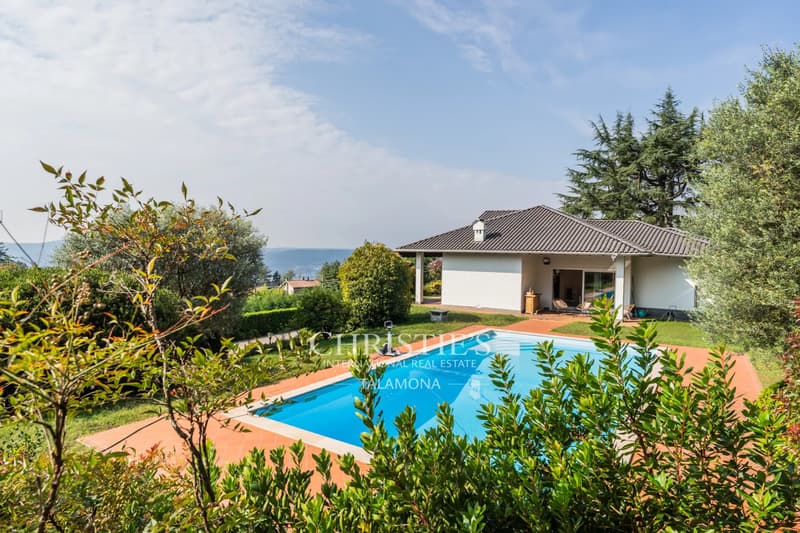 Villa mit Pool in der grünen Landschaft von Sesto Calende (2)