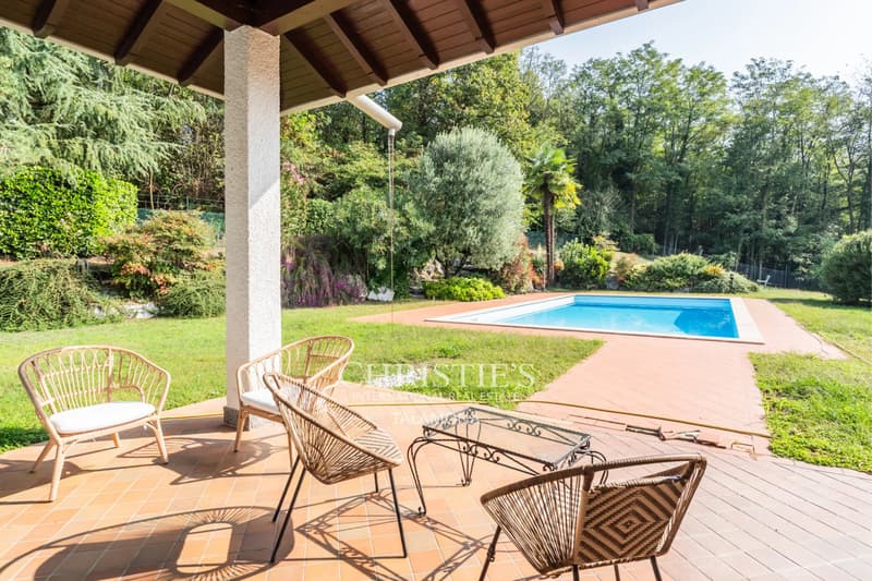 Villa mit Pool in der grünen Landschaft von Sesto Calende (4)