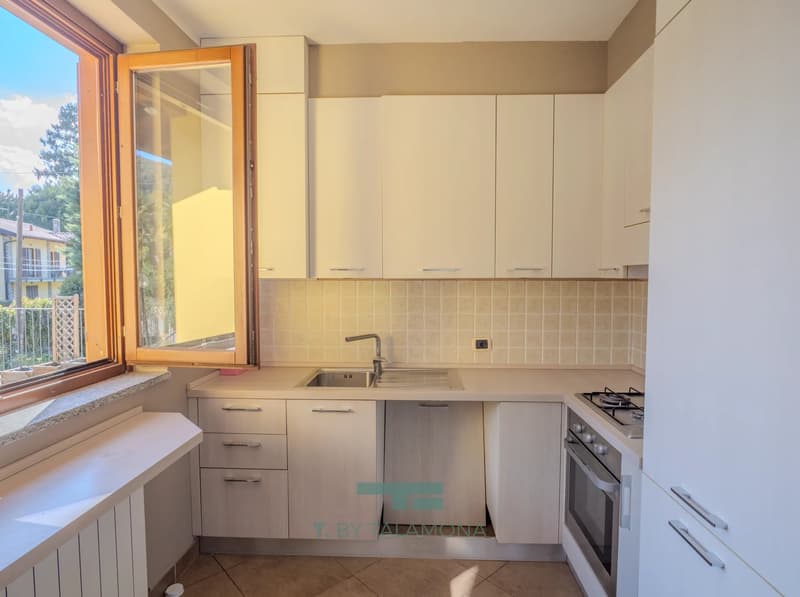 Wohnung mit Garten und Garage (8)