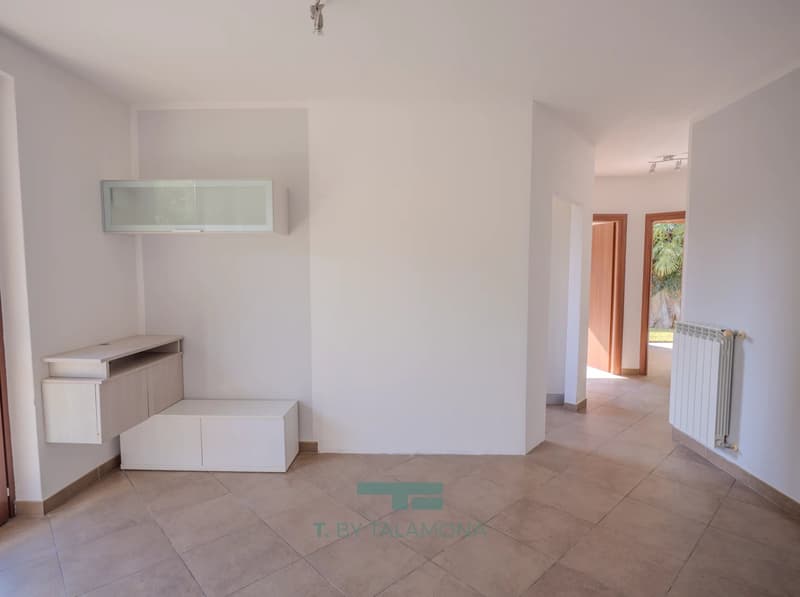 Wohnung mit Garten und Garage (5)