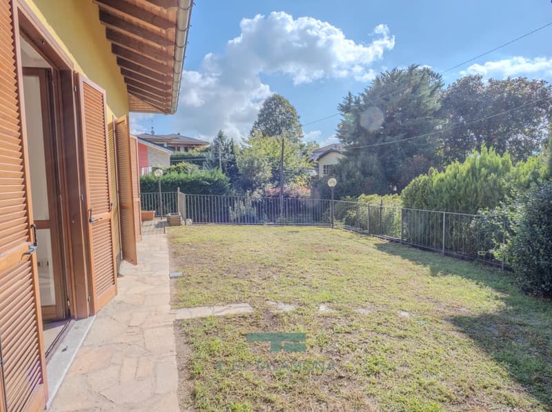 Wohnung mit Garten und Garage (13)