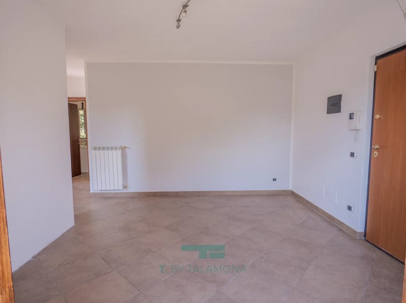 Wohnung mit Garten und Garage (4)