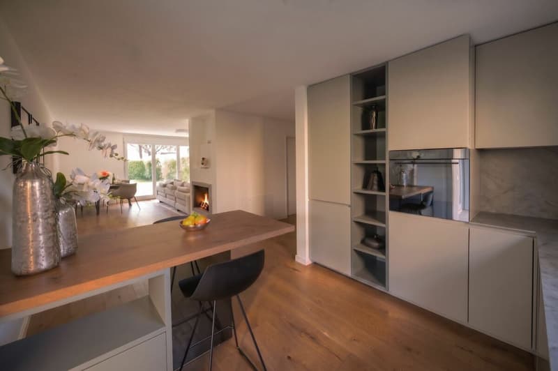 Offene Küche mit Wohnbereich / Cucina aperta sulla zona giorno