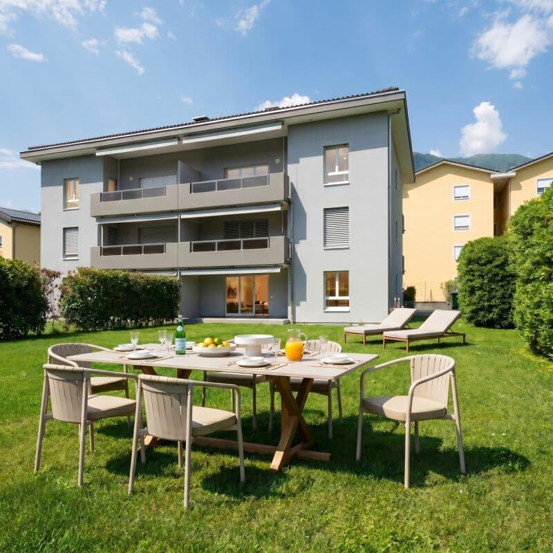 Grosser Privatgarten / Ampio giardino privato