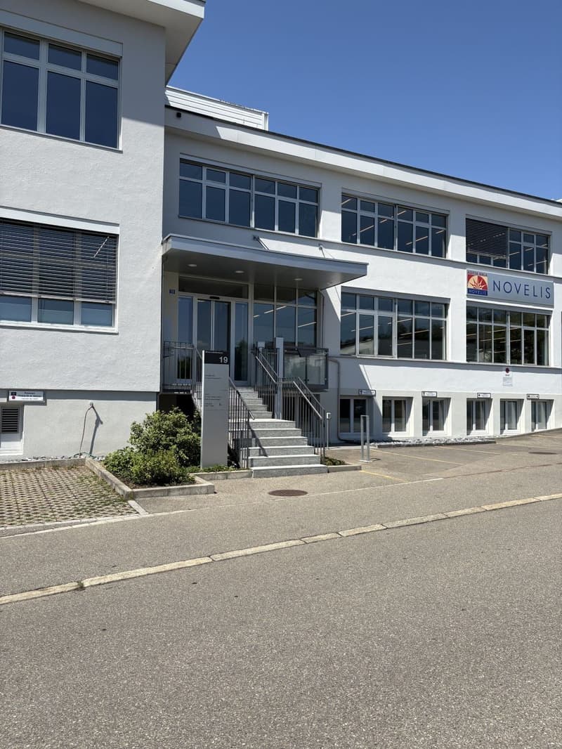 Espace commercial unique au charme industriel (10)