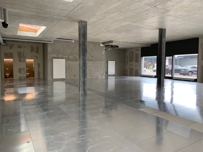 Verkaufsfläche mit Oblicht inklusive Toiletten