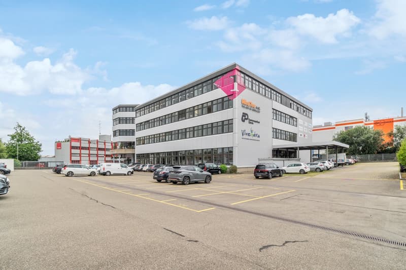 Helle Bürofläche am Honeywell-Platz 1 in Dielsdorf 70 m² an zentraler Lage (1)