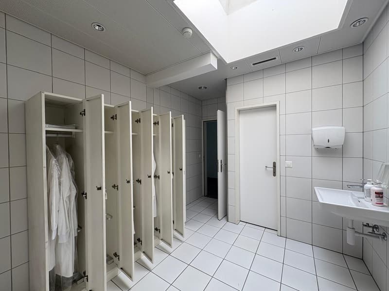 Frisch ans Werk in Reinach – ausgebaute 840 m² Laborfläche im Sternenhof (15)