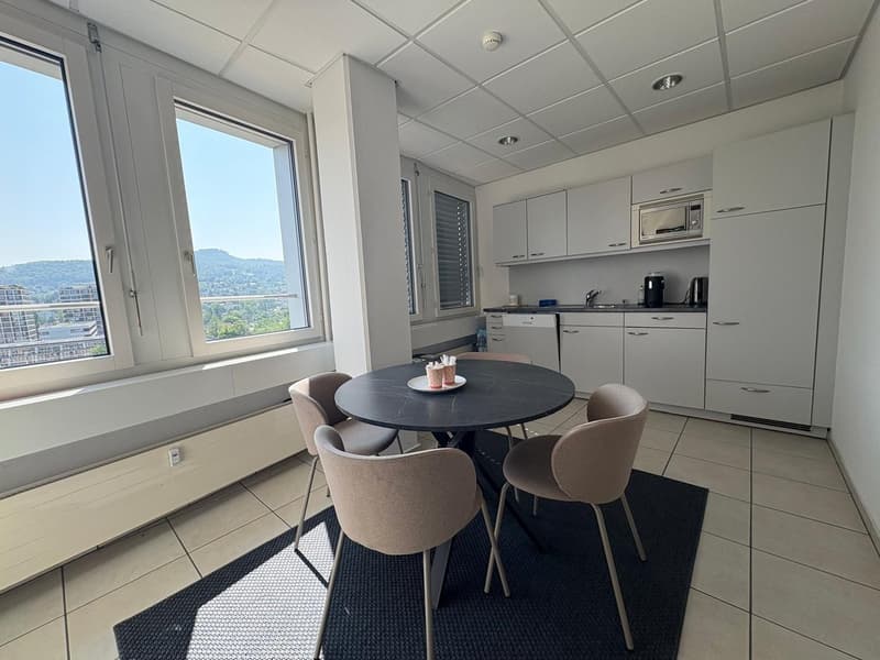 Frisch ans Werk in Reinach – ausgebaute 840 m² Laborfläche im Sternenhof (10)