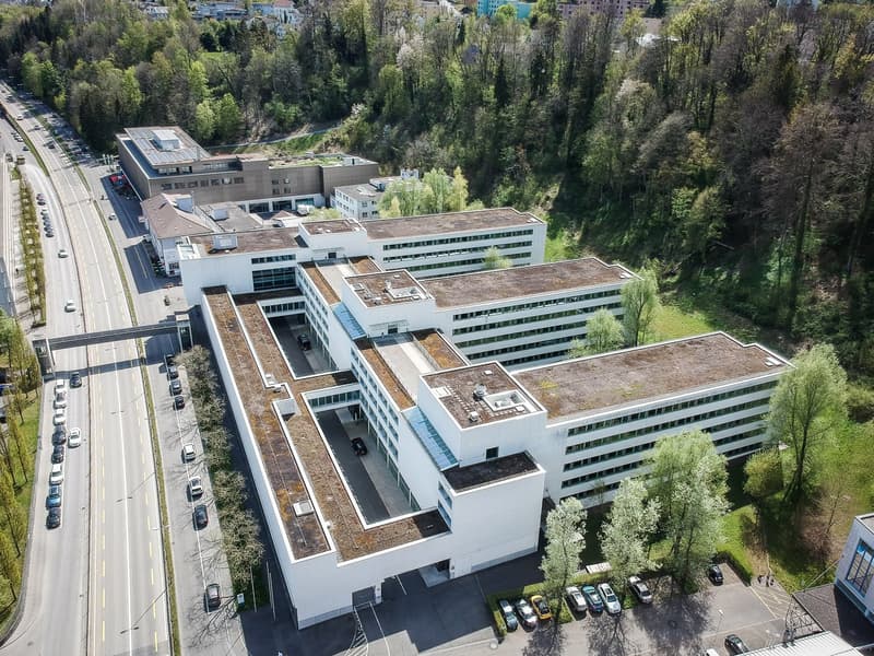 Retail space with high visibility: 235m² and 355 m² in prime location (11)