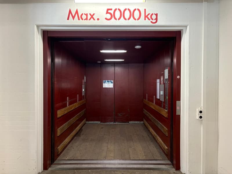Effizienter Logistik-Hub mit kompletter Infrastruktur – über 8’200 m² (4)