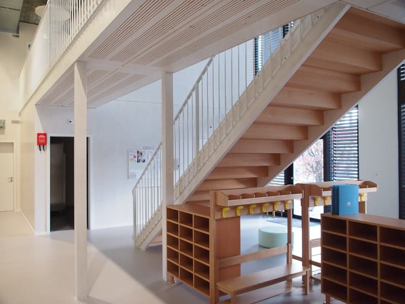 Spacious childcare area on two levels – flexible, available immediately (8)