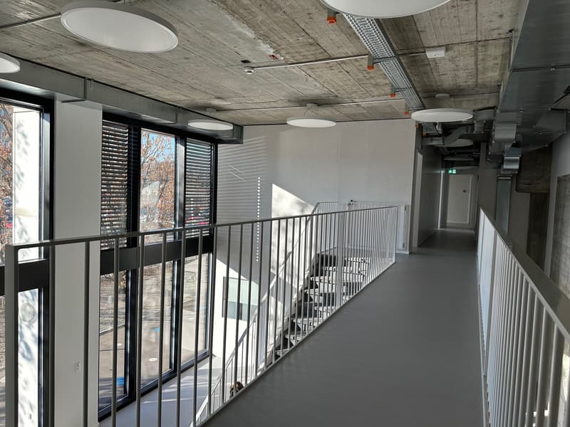 Spacious childcare area on two levels – flexible, available immediately (14)