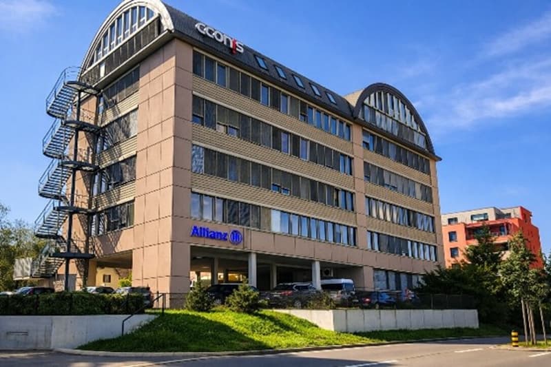"Attraktive und ausgebaute Bürofläche an zentraler Lage" (1)