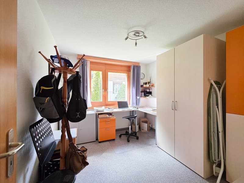 Attractive 3.5-room ground-floor apartment in a two-family house in Kandersteg (13)