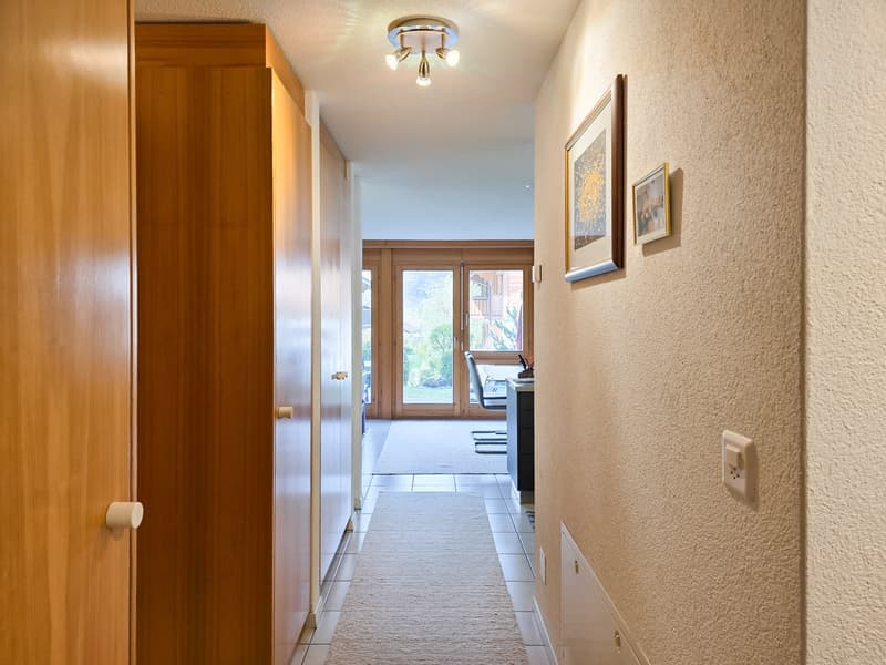 Attractive 3.5-room ground-floor apartment in a two-family house in Kandersteg (5)