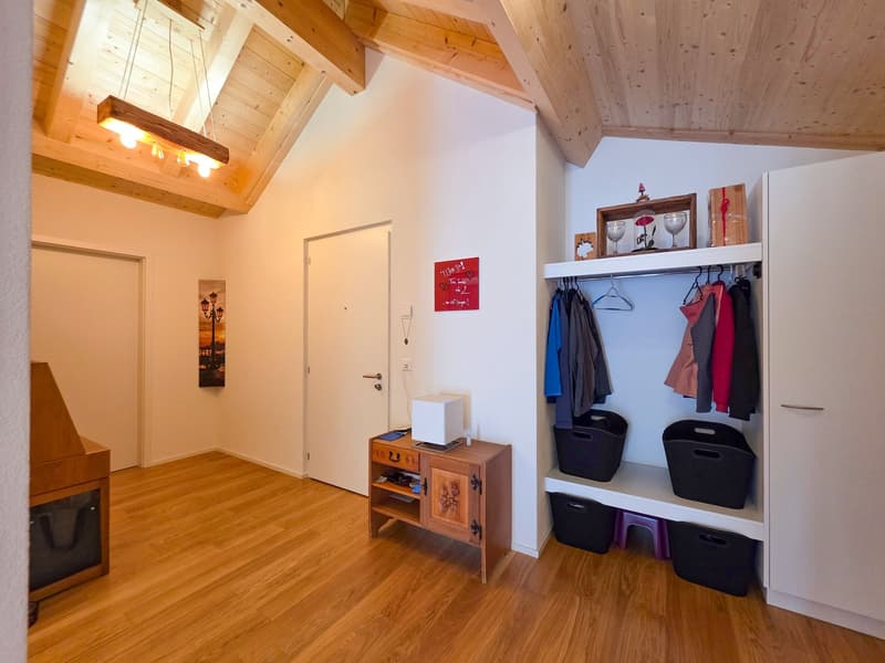 3-Room Apartment on the Top Floor (3)