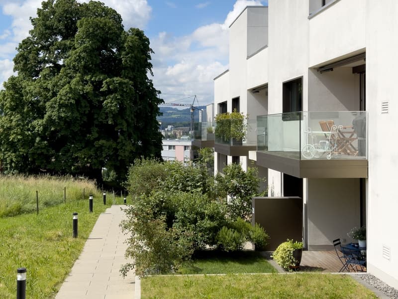 Sonnige und neuwertige 6.5-Zimmer-Eigentumswohnung mit Balkon und Loggia (12)