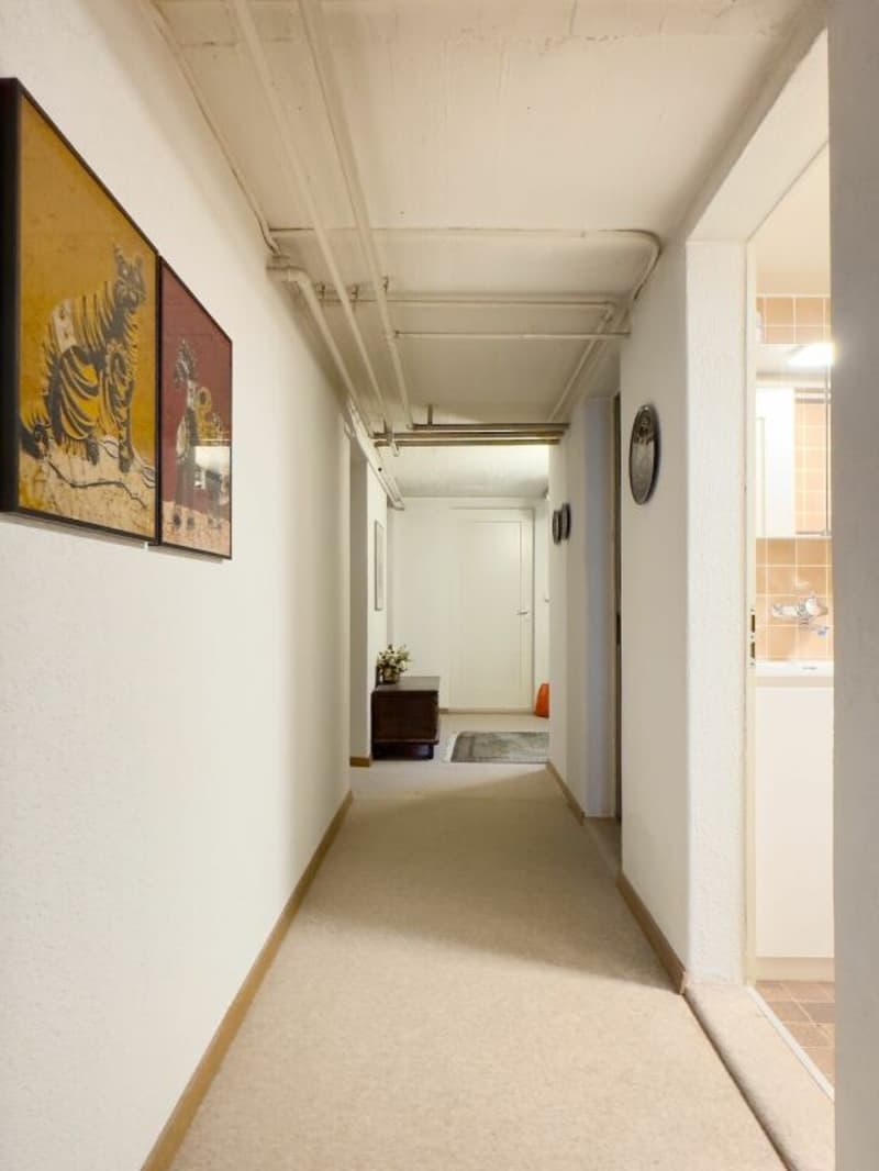 Detached 7-room single-family house with luxurious winter garden, beautiful surroundings, and outdoor swimming pool (31)