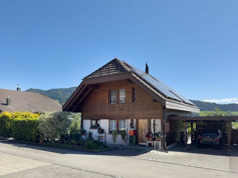 Ideally located between Thun and Bern - approximately 15 minutes to Thun, approximately 25 minutes to Bern. (28)