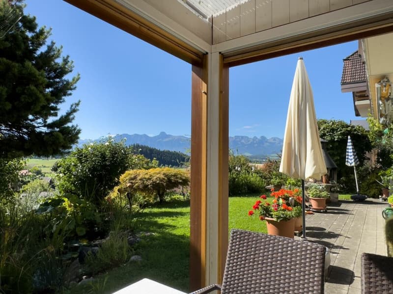 Ideally located between Thun and Bern - approximately 15 minutes to Thun, approximately 25 minutes to Bern. (23)