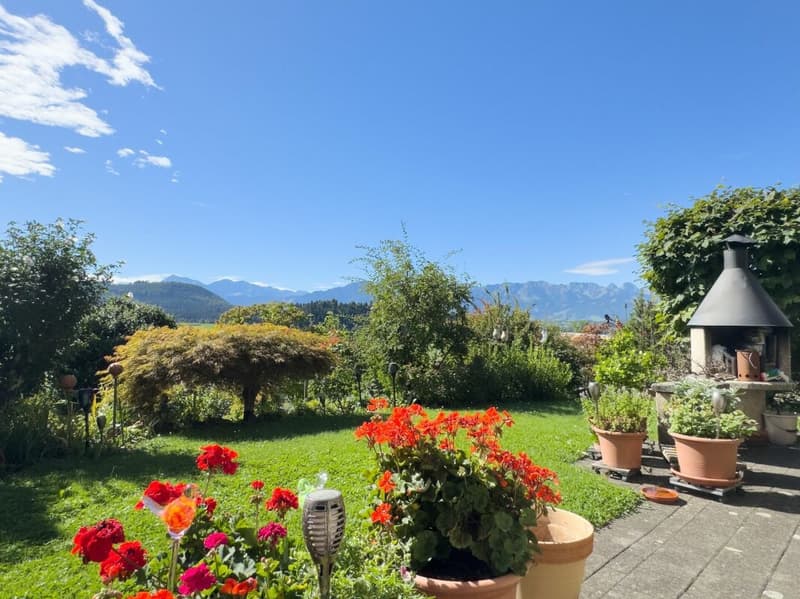 Ideally located between Thun and Bern - approximately 15 minutes to Thun, approximately 25 minutes to Bern. (18)