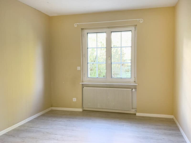 Detached 6-room single-family house in country house style with swimming pool and garage as well as 3-4 outdoor parking spaces (20)