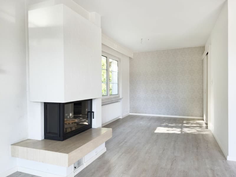 Detached 6-room single-family house in country house style with swimming pool and garage as well as 3-4 outdoor parking spaces (12)
