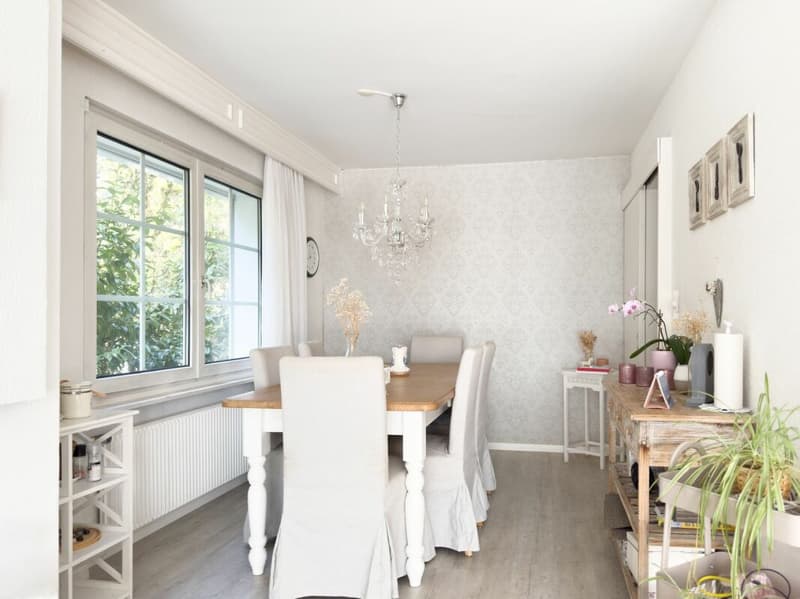 Detached 6-room single-family house in country house style with swimming pool and garage as well as 3-4 outdoor parking spaces (11)