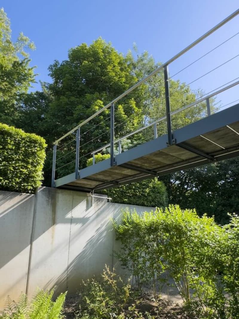 Erstklassige 4.5-Zimmer-Attikawohnung mit 2-Zimmer-Einliegerwohnung und Doppelgarage an spektakulärer Aussichtslage (35)