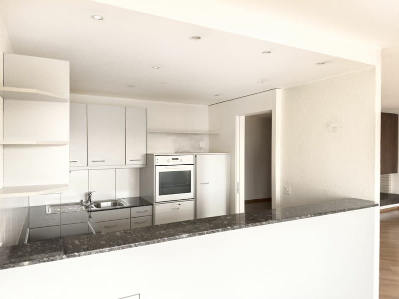 Sunny 3.5-room apartment 80 m² with balcony, 19 m² hobby room/studio and parking space (12)