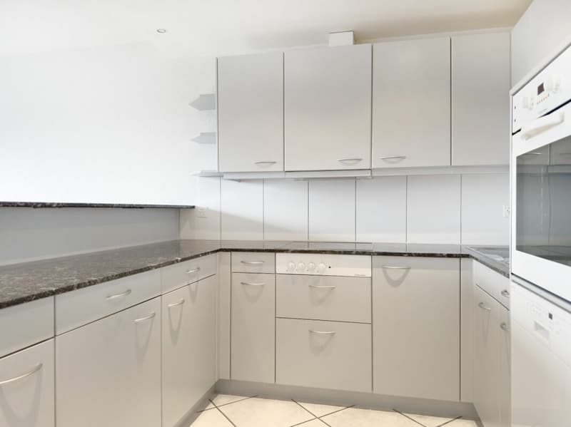 Sunny 3.5-room apartment 80 m² with balcony, 19 m² hobby room/studio and parking space (10)