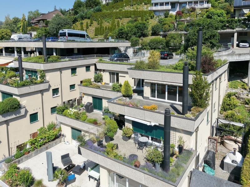 Grosszügiges und bequemes Wohnen auf einer Ebene an sonniger und unverbaubarer Aussichtslage in Utzigen (25)