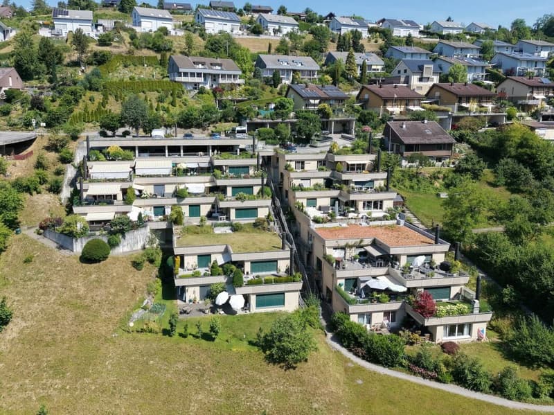 Grosszügiges und bequemes Wohnen auf einer Ebene an sonniger und unverbaubarer Aussichtslage in Utzigen (27)