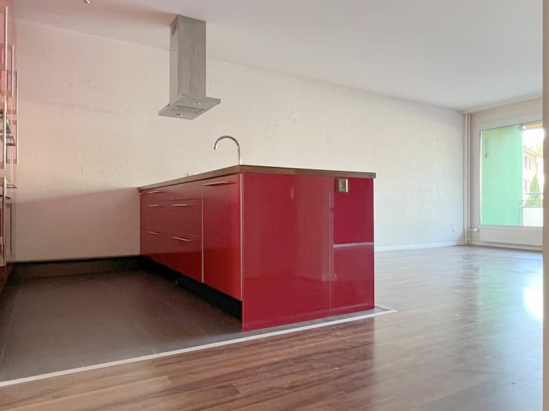 Sunny 3.5-room apartment with balcony, cellar and parking space (4)